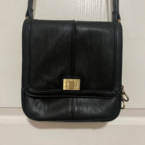 Ricardo Beverly Hills Black Crossbody Bag - Picture 3 of 7